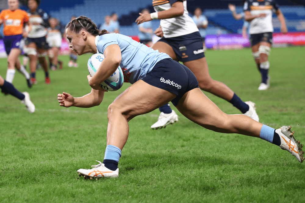 Desiree Miller scoring one of her three tries